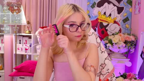 Snapshot of coconut_mia chatting on 12.10.24 Mia online show from 12.10.24