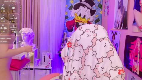 Snapshot of coconut_mia chatting on 12.11.24 Mia online show from 12.11.24