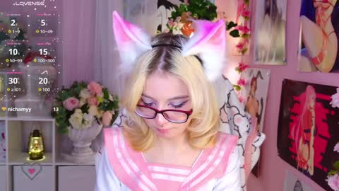 Snapshot of coconut_mia chatting on 12.23.24 Mia online show from 12.23.24