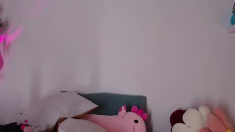 Snapshot of cofee_dreams chatting on 02.27.25 Coffee Dreams online show from 02.27.25