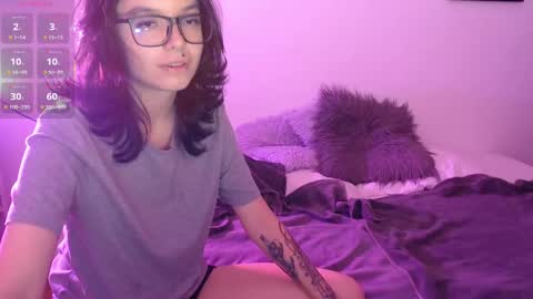 Phia And Luna online show from 10.23.25