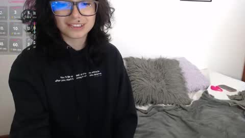 Phia And Luna online show from 11.13.25