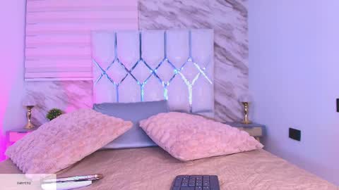 colett online show from 04.15.26