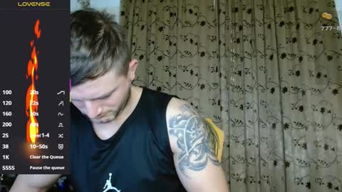 Snapshot of colin_hopex chatting on 12.04.25 colin hopex online show from 12.04.25