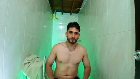 Snapshot of colin_stone chatting on 10.03.25 colin_stone online show from 10.03.25