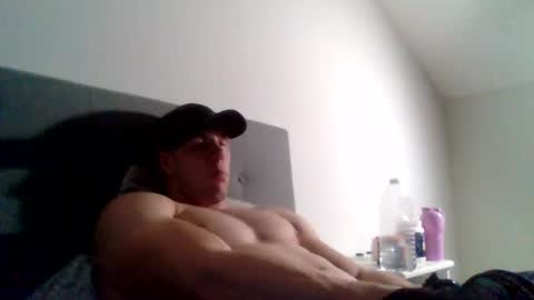 Snapshot of college_muscle chatting on 01.23.25 foreverxshredded online show from 01.23.25