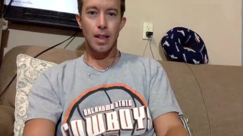 Snapshot of collegedudejames chatting on 09.10.25 DILF James online show from 09.10.25