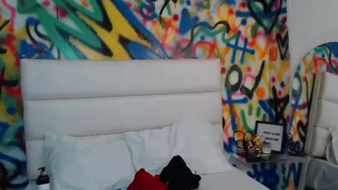 Snapshot of collins_aria chatting on 01.19.26 valentina online show from 01.19.26