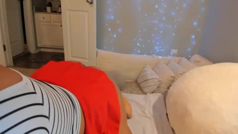    ........ Instagram  Lorysexys online show from 04.02.26