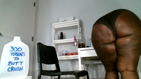 Snapshot of colorfullydark chatting on 01.31.25 Noni online show from 01.31.25