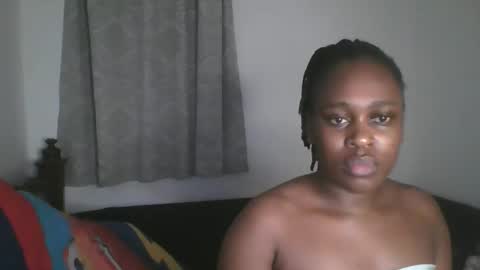 Snapshot of comicalcara chatting on 12.20.25 Cara online show from 12.20.25