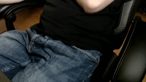 Snapshot of commanderchip chatting on 01.15.25 commanderchip online show from 01.15.25