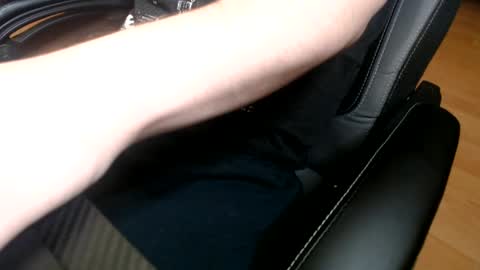 Snapshot of commanderchip chatting on 03.01.25 commanderchip online show from 03.01.25