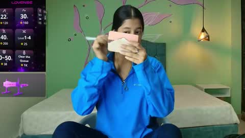 C O N N I E online show from 11.13.25