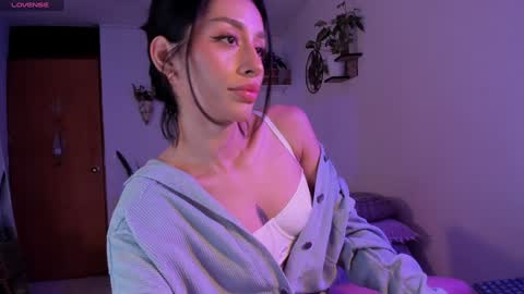 Snapshot of connie_deep chatting on 01.07.25 connie online show from 01.07.25