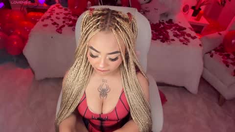 Snapshot of conny_curly chatting on 02.05.25 Conny online show from 02.05.25