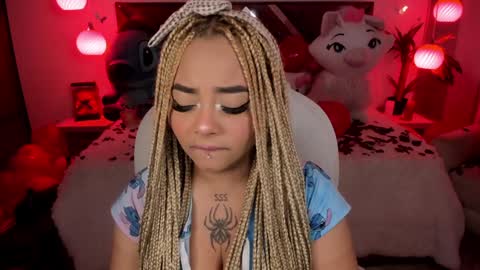 Snapshot of conny_curly chatting on 02.07.25 Conny online show from 02.07.25