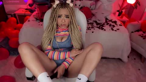 Snapshot of conny_curly chatting on 02.11.25 Conny online show from 02.11.25