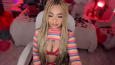 Snapshot of conny_curly chatting on 02.14.25 Conny online show from 02.14.25