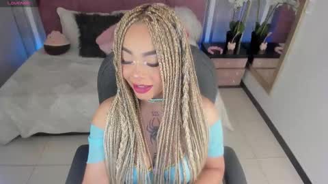 Snapshot of conny_curly chatting on 10.28.25 Conny online show from 10.28.25