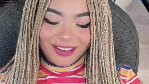 Snapshot of conny_curly chatting on 11.04.25 Conny online show from 11.04.25