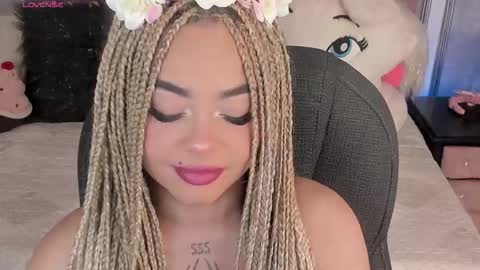 Snapshot of conny_curly chatting on 11.09.25 Conny online show from 11.09.25