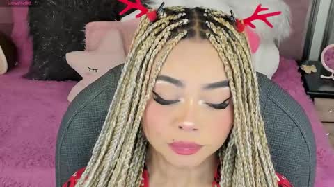 Snapshot of conny_curly chatting on 12.14.25 Conny online show from 12.14.25