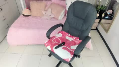 Snapshot of conny_curly chatting on 01.14.26 Conny online show from 01.14.26