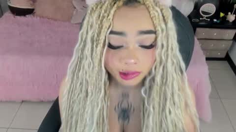 Snapshot of conny_curly chatting on 01.18.26 Conny online show from 01.18.26