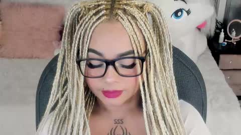 Snapshot of conny_curly chatting on 02.12.26 Conny online show from 02.12.26