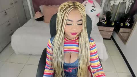 Snapshot of conny_curly chatting on 02.15.26 Conny online show from 02.15.26