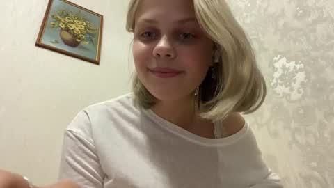 Snapshot of constancecovil chatting on 02.25.26 Viktorina online show from 02.25.26