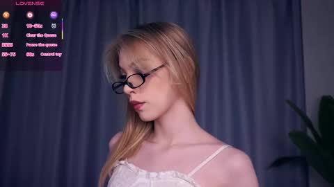 Snapshot of constanceglascov chatting on 11.02.25 Hello im Sofia Welcme to my room .More hugs and kiss for you online show from 11.02.25