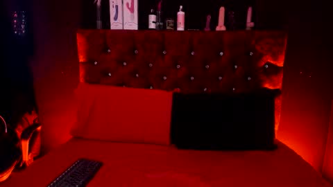 Snapshot of cony_l chatting on 11.08.25 Cony online show from 11.08.25