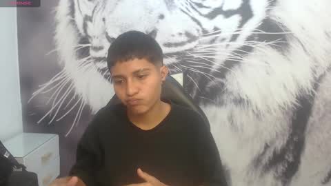 Snapshot of cora_gunn chatting on 02.09.25 Cora online show from 02.09.25