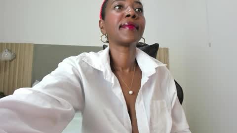 C O R A  L online show from 11.15.25