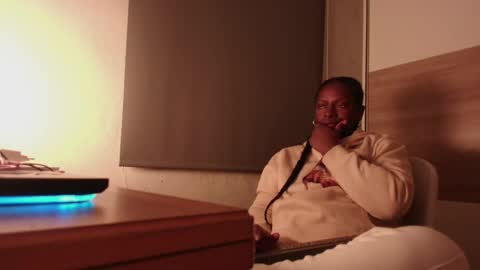 Coral online show from 04.13.26