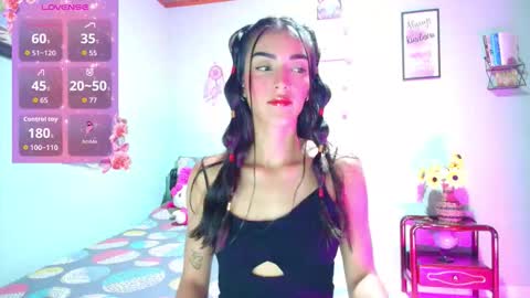 Snapshot of coral_davis chatting on 11.15.25 Coral online show from 11.15.25