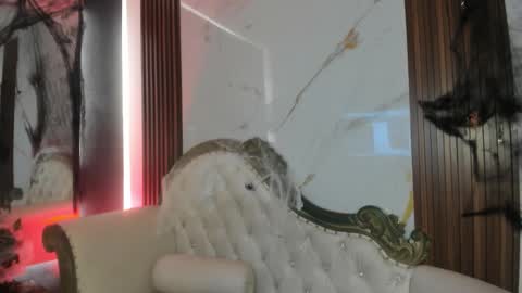 Snapshot of coraliebronson chatting on 10.24.25 Coralie Bronson online show from 10.24.25