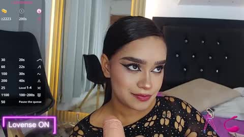 Snapshot of coraline_v chatting on 03.05.25 Coraline connected from 10 pm to 6 am Colombia time online show from 03.05.25