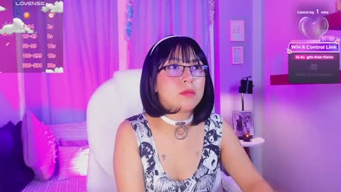 Snapshot of coralinericce_ chatting on 12.13.24 Coral Stefani online show from 12.13.24