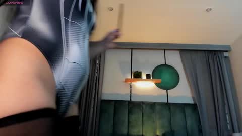 Snapshot of coralinericce_ chatting on 11.21.25 Coral Stefani online show from 11.21.25