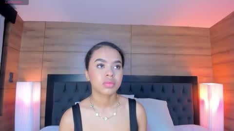 coralineross_ online show from 01.09.26