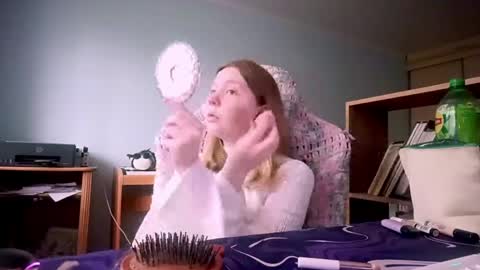 Snapshot of corinearendale chatting on 05.31.26 Elvi online show from 05.31.26