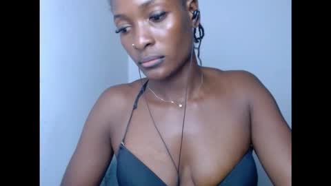 Snapshot of cornxslut chatting on 10.21.25 cornxslut online show from 10.21.25