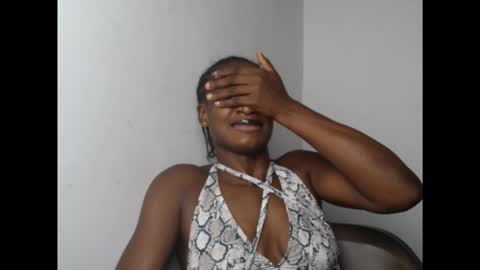 Snapshot of cornxslut chatting on 11.01.25 cornxslut online show from 11.01.25