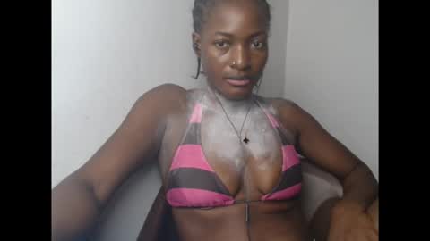 Snapshot of cornxslut chatting on 11.02.25 cornxslut online show from 11.02.25