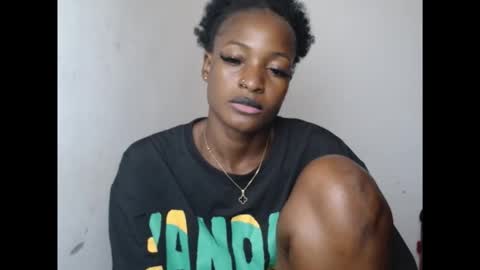 Snapshot of cornxslut chatting on 11.09.25 cornxslut online show from 11.09.25