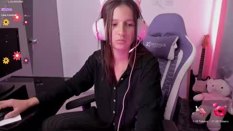 Snapshot of cositarika__ chatting on 02.13.26 Lunita online show from 02.13.26