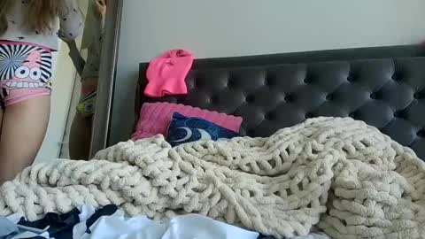 cosmicbae777 online show from 11.12.25